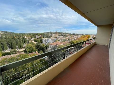 A louer APPARTEMENT T3 87 M2 TERRASSE  NIMES