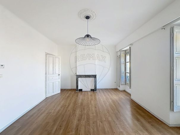 A louer APPARTEMENT T3 72 M2  NIMES