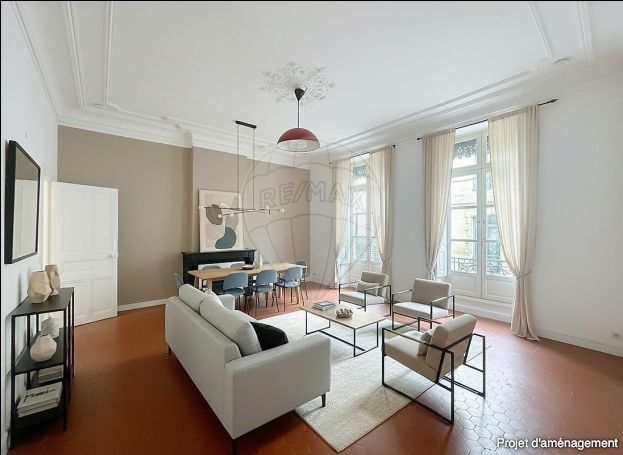 A louer APPARTEMENT T5 141 M2 TERRASSE  NIMES