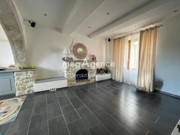 A louer MAISON  DE MAîTRE  LE PLAN DE LA TOUR