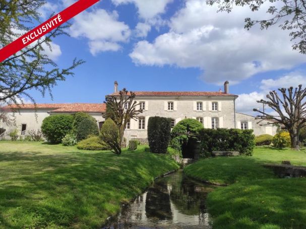 A louer GîTE  SAINT JEAN D ANGELY