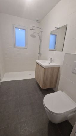 A vendre MAISON  4 PIECES 100 M2 BORD DE MER TALMONT SAINT HILAIRE