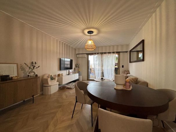 A louer APPARTEMENT T3 70 M2 BORD DE MER CAGNES SUR MER