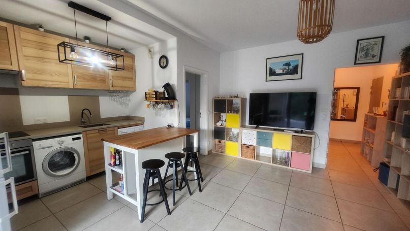 A louer APPARTEMENT T3 59 M2 TERRASSE  MARSEILLE 8EME