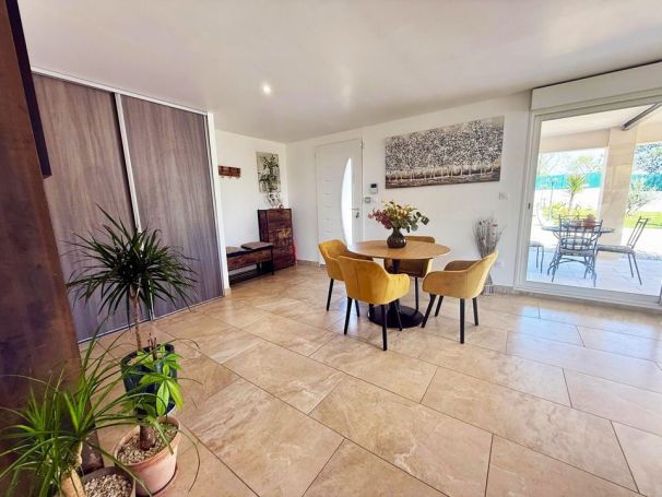 A louer MAISON 9 PIECES 194 M2 VILLEMOUSTAUSSOU