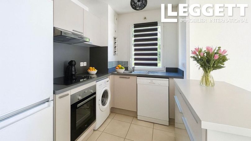 A louer APPARTEMENT T3 54 M2 TERRASSE  ROQUEFORT LES PINS