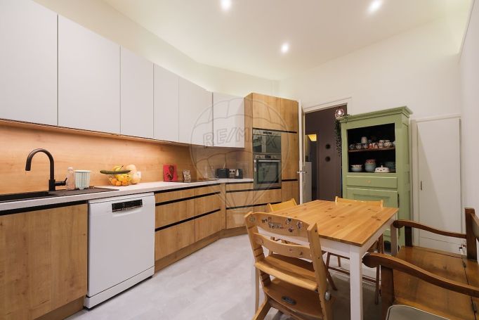 A louer APPARTEMENT T5 147 M2  NANTES