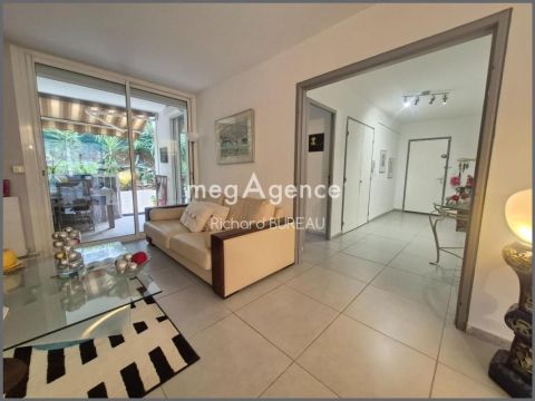 A louer APPARTEMENT T4 89 M2 TERRASSE BORD DE MER TOULON
