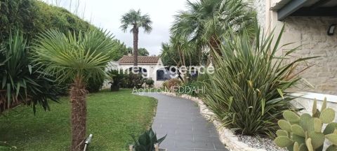 A louer MAISON  DE MAîTRE BORD DE MER SAUJON