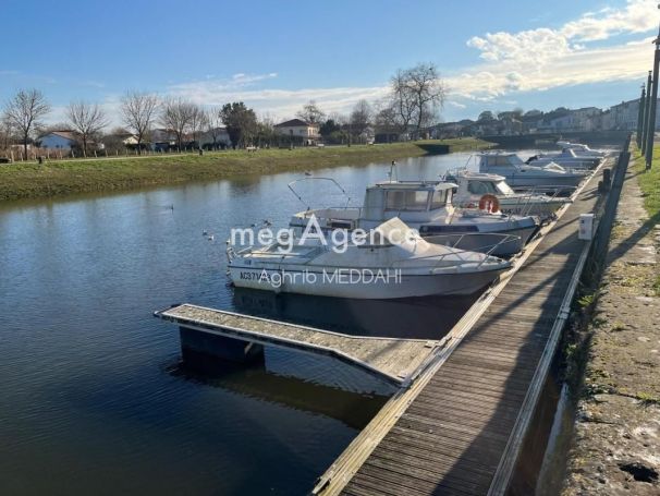 A louer MAISON  DE MAîTRE BORD DE MER SAUJON