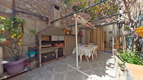 MAISON  DE MAîTRE BORD DE MER RIVESALTES