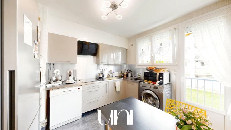 A louer APPARTEMENT T3 722 M2  IFS