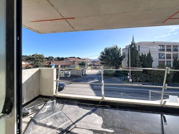 A louer APPARTEMENT T4 74 M2 TERRASSE BORD DE MER LA CIOTAT