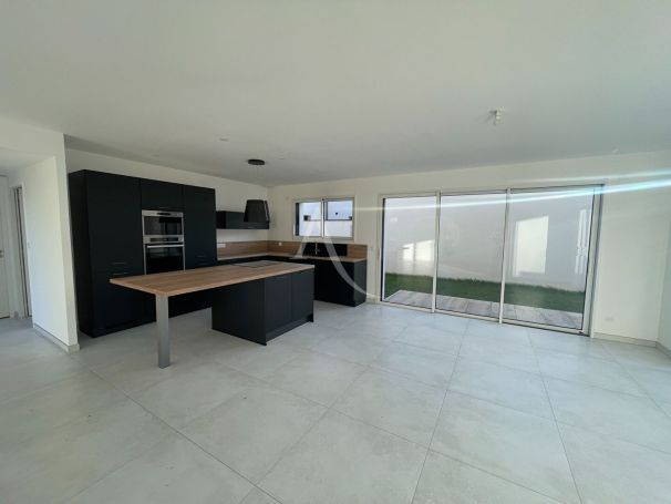 A vendre MAISON  4 PIECES 116 M2  SAINT HILAIRE LA FORET