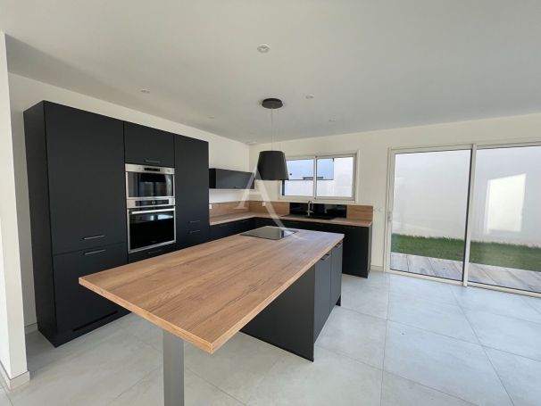 A vendre MAISON  4 PIECES 116 M2  SAINT HILAIRE LA FORET