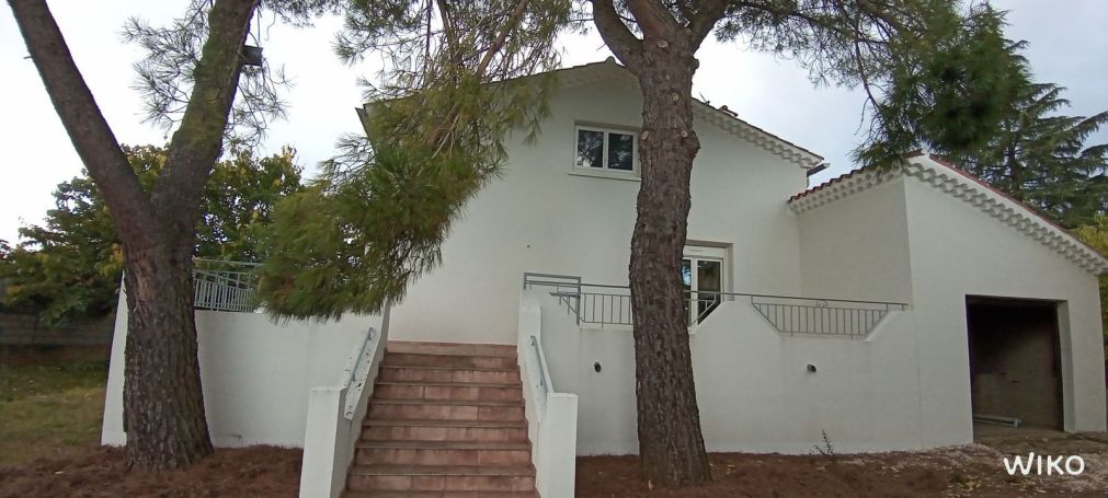 A vendre MAISON DE MAîTRE SAINT JULIEN LES ROSIERS