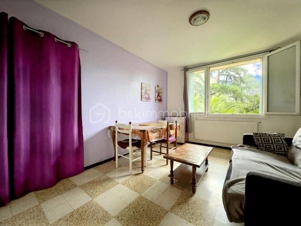 A louer APPARTEMENT T3 55 M2  NIMES