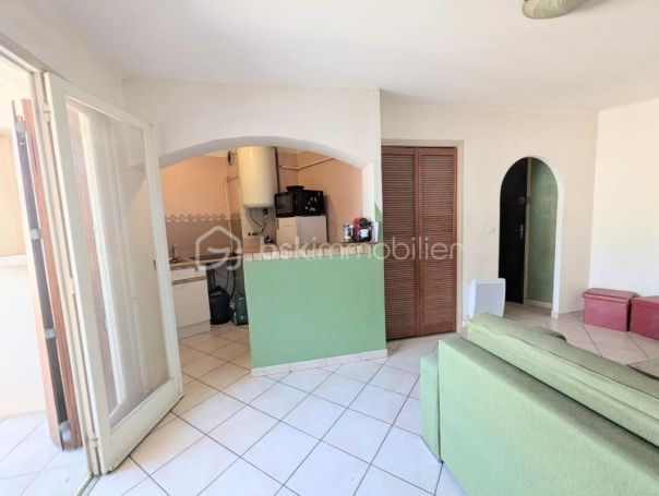 A louer STUDIO  27 M2 BORD DE MER VALLAURIS