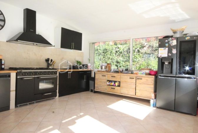 A louer MAISON  8 PIECES 149 M2 BORD DE MER NICE