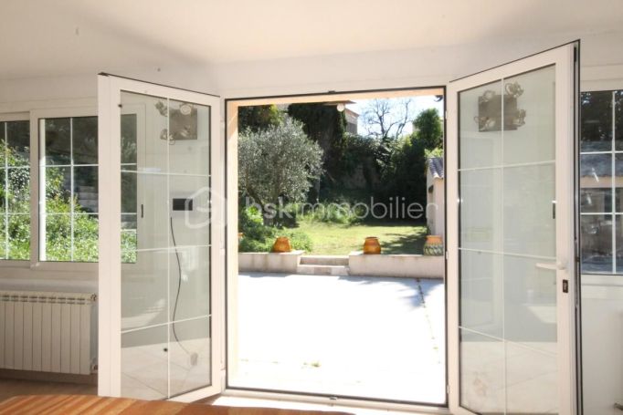 A louer MAISON  8 PIECES 149 M2 BORD DE MER NICE