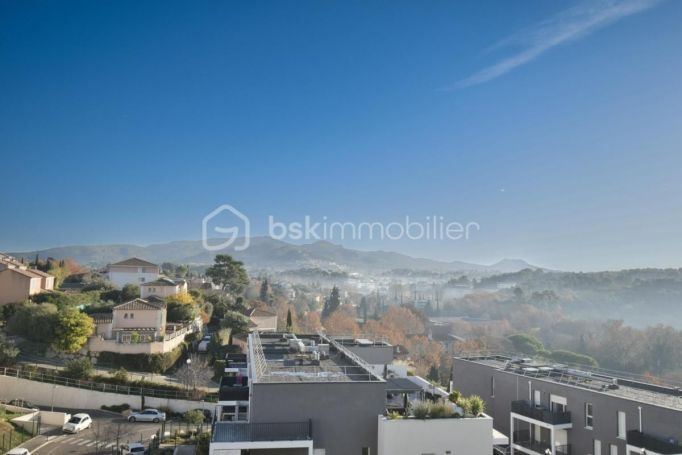 A louer APPARTEMENT T4 73 M2 TERRASSE  PLAN DE CUQUES