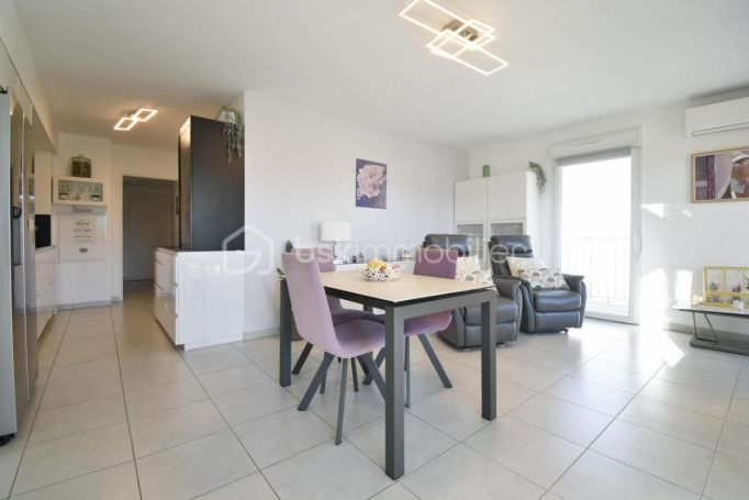 A louer APPARTEMENT T4 73 M2 TERRASSE  PLAN DE CUQUES