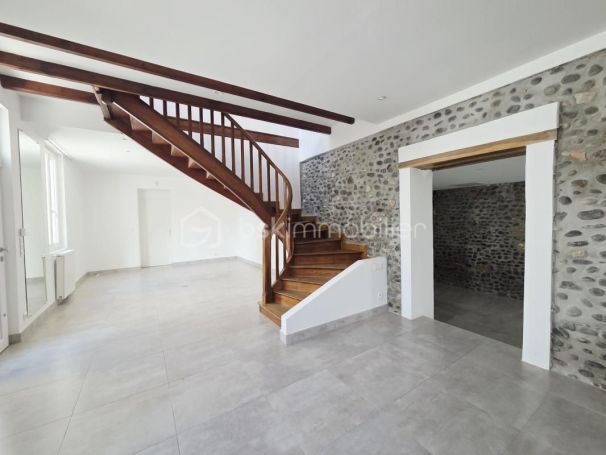 A louer APPARTEMENT T7 261 M2 TERRASSE  DAX