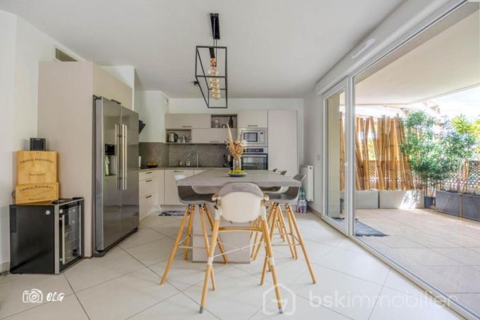 A louer APPARTEMENT T5 85 M2 TERRASSE  CASTELNAU LE LEZ