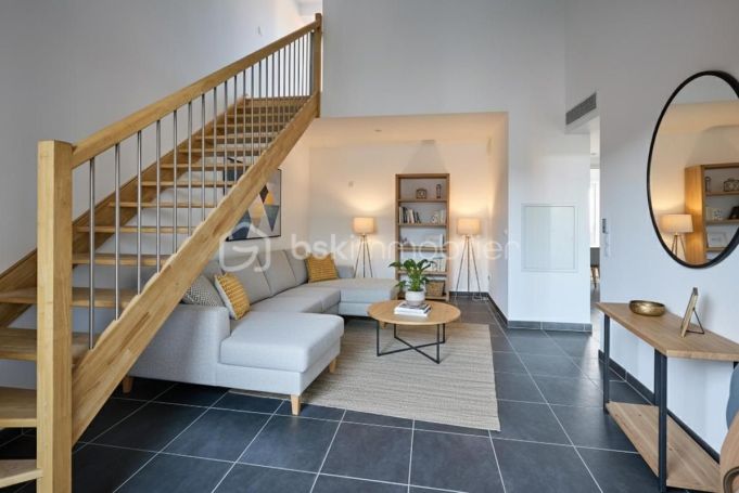 A louer APPARTEMENT DUPLEX NEUF T3 57 M2 TERRASSE BORD DE MER BORMES LES MIMOSAS