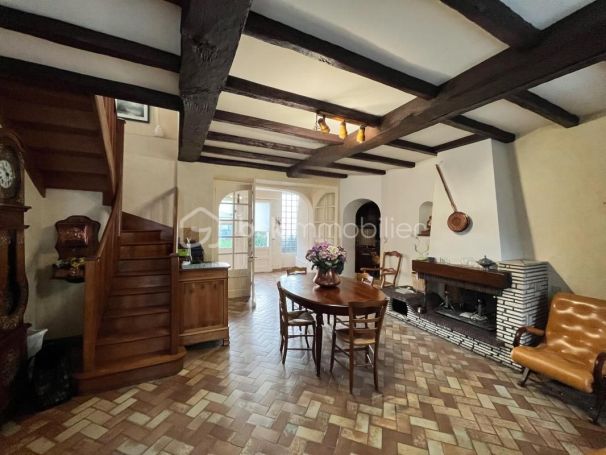 A louer MAISON  DE MAîTRE  MONTAIGU