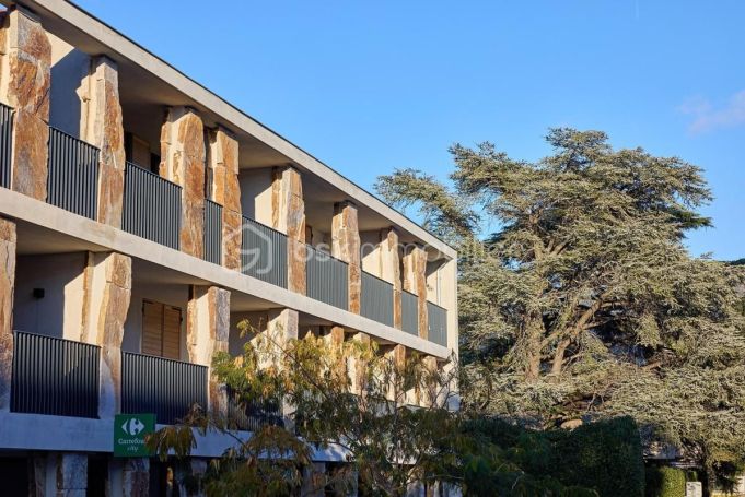 A louer APPARTEMENT NEUF T3 65 M2 TERRASSE BORD DE MER BORMES LES MIMOSAS