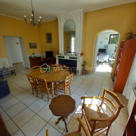A louer APPARTEMENT T4 141 M2  SOMMIERES