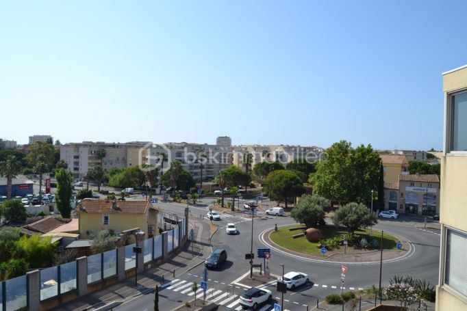 A louer APPARTEMENT T2 45 M2 TERRASSE BORD DE MER FREJUS