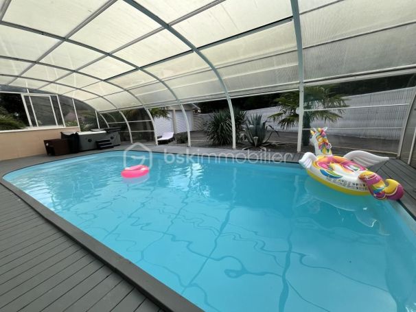 A vendre MAISON  6 PIECES 210 M2 BORD DE MER SOULAC SUR MER