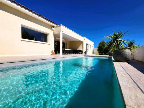 A vendre MAISON  6 PIECES 145 M2  TOURBES