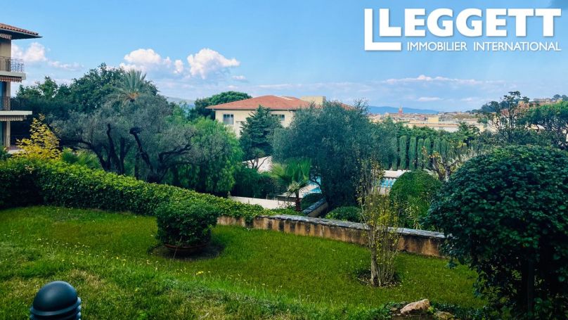 A louer STUDIO  24 M2 BORD DE MER SAINT TROPEZ