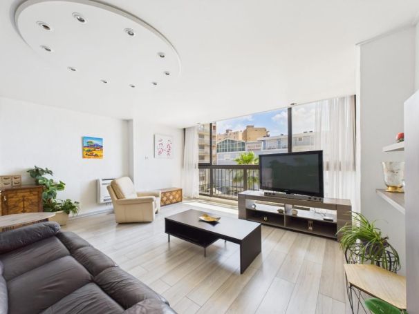 A louer APPARTEMENT T4 93 M2 BORD DE MER AJACCIO