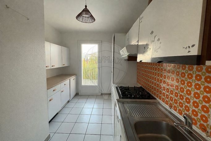 A louer APPARTEMENT T3 70 M2  BORDEAUX