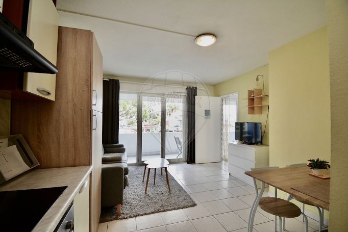 A louer APPARTEMENT T2 28 M2 TERRASSE BORD DE MER VILLENEUVE LOUBET