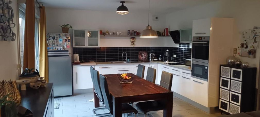 A louer MAISON  CONTEMPORAINE  SAINTES