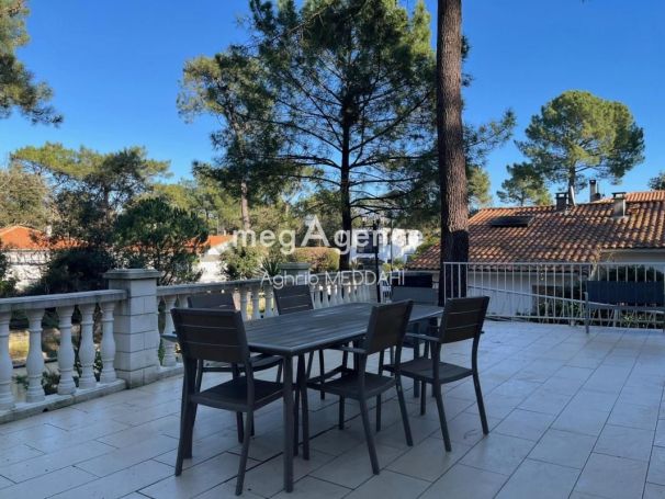 A louer MAISON  10 PIECES 178 M2 PLAGE à PIED SAINT GEORGES DE DIDONNE