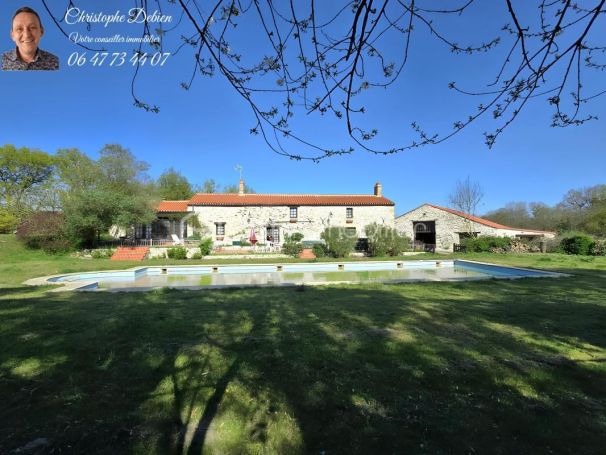 A louer MAISON  DE MAîTRE  LES LUCS SUR BOULOGNE