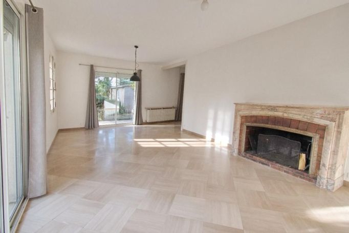 A louer MAISON  DE MAîTRE  PEZENAS