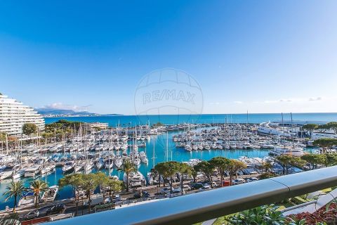 A louer APPARTEMENT DE PRESTIGE T3 90 M2 TERRASSE VUE MER VILLENEUVE LOUBET