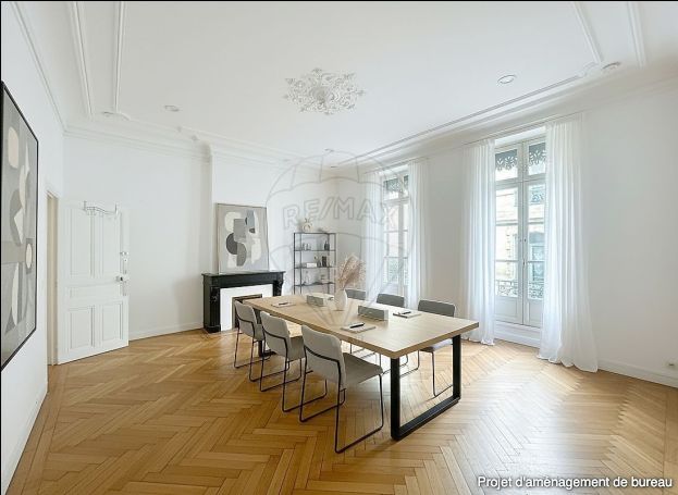 A louer APPARTEMENT T5 141 M2 TERRASSE  NIMES