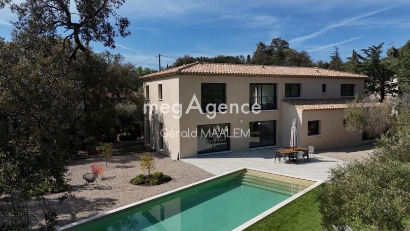 A louer MAISON  7 PIECES 243 M2  LE PLAN DE LA TOUR