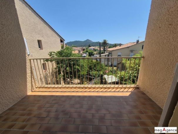 A louer APPARTEMENT DUPLEX T3 74 M2 TERRASSE  LA CRAU