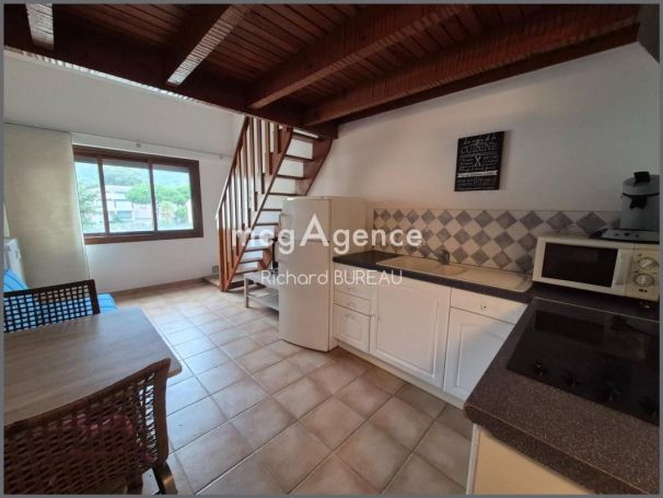 A louer APPARTEMENT T2 26 M2 BORD DE MER LE LAVANDOU