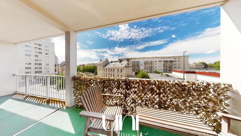 A louer APPARTEMENT T3 105 M2  CAEN