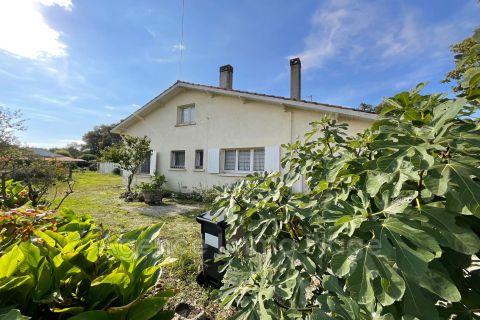 A vendre MAISON 5 PIECES 120 M2 LESPARRE MEDOC campagne